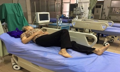 4 bà cháu nhập viện cấp cứu vì uống nhầm loại nước giải nhiệt này