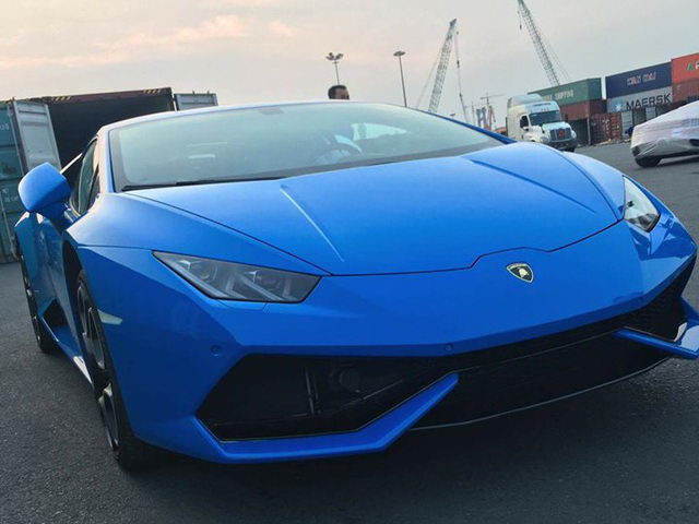 Lamborghini Huracan xanh độc đáo được nhập về Việt Nam - 1