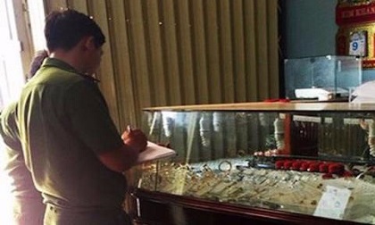 Gã thợ hồ cuỗm nhiều nữ trang của chủ tiệm vàng