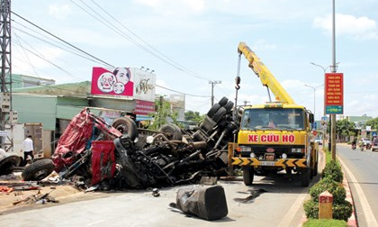 Vụ tai nạn thảm khốc 13 người chết: Xe tải có vấn đề trước khi gây tai nạn?
