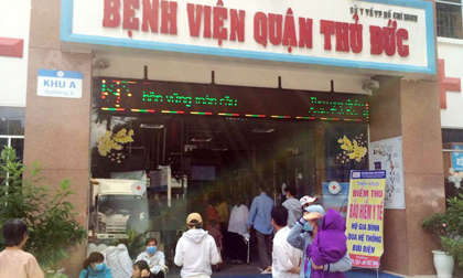 Cho thôi việc điều dưỡng lạm dụng nữ bệnh nhân