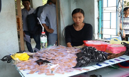 Bắt quả tang người đẹp bán số lượng lớn cỏ Mỹ
