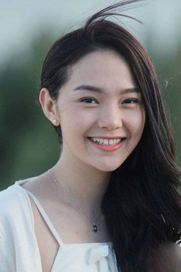 Minh Hằng kết bạn trên facebook với Hạ Vi sau scandal bị Hà Hồ chèn ép - Ảnh 2.