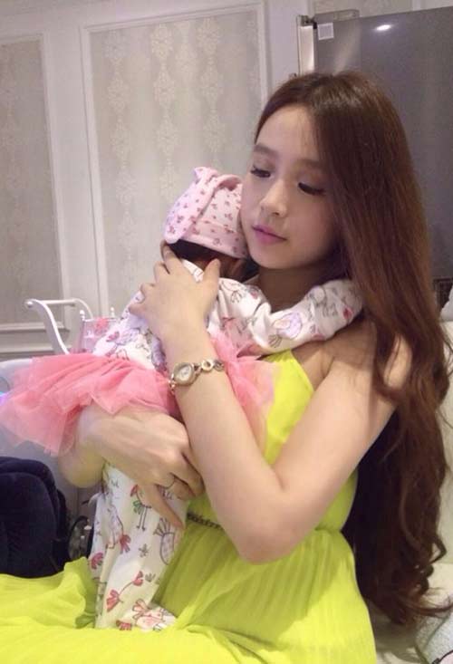 mang bau 5 thang, huyen baby van khien gai chua chong phat ghen vi nhan sac - 9