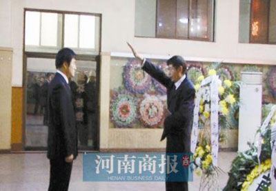 nhung dam cuoi co dau om chat chu re da qua doi lay nuoc mat cu dan mang - 13