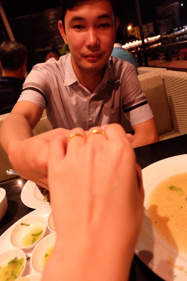 nhung dam cuoi co dau om chat chu re da qua doi lay nuoc mat cu dan mang - 2