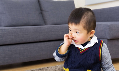 'Ngã ngửa' vì con khỏe mạnh, không ốm đau nhờ... ăn gỉ mũi