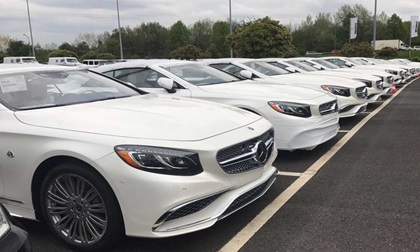 Bắt gặp dàn xe siêu sang Mercedes-Maybach S650 Cabriolet ngoài đời thực