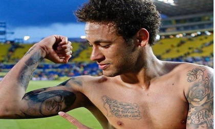 Neymar đã xăm đủ hình thành viên gia đình lên cơ thể