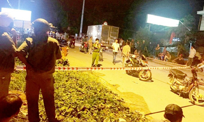 TP. HCM: Đang đi trên cầu, người đàn ông bị 2 kẻ lạ mặt chém tử vong 