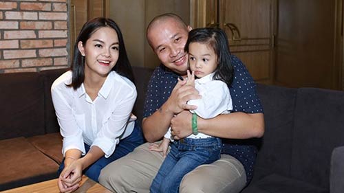 giua tin don hon nhan truc trac, ong bau quang huy viet tam thu xuc dong - 1