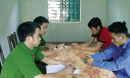 Nghẹt thở giải cứu 2 cháu bé khỏi bị kẻ buôn ma túy bắt làm con tin