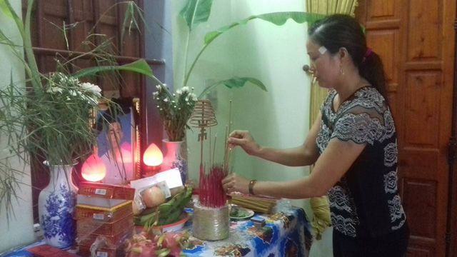 vu xe camry tong chet 3 hoc sinh: khi nhung giac mo con tre bi chon vui duoi bun va mau - 1