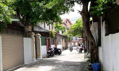Mẹ tá hỏa phát hiện con chết trong tư thế treo cổ tại nhà