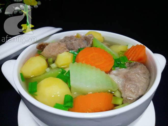 Canh xương hầm rau củ nấu kiểu này ai cũng gật gù khen ngon - Ảnh 6.