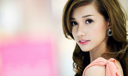 Nhìn dáng cằm đoán tướng 'vượng phu ích tử', được chồng yêu chiều cả đời