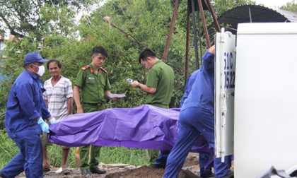 Thi thể trôi lập lờ cạnh du thuyền trên sông Sài Gòn