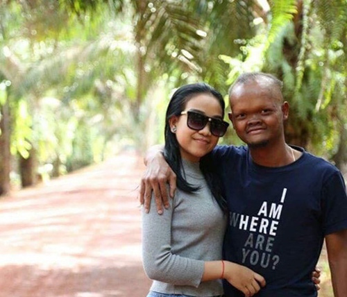 bi che cuoi vi qua xau, ai cung bat ngo khi chang trai khoe nguoi yeu xinh nhu hoa hau - 2