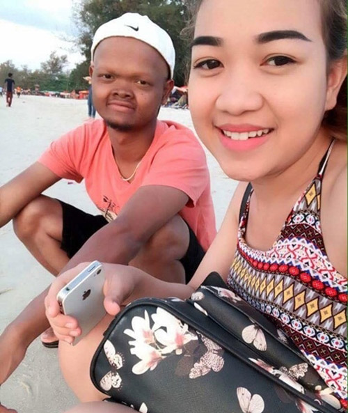 bi che cuoi vi qua xau, ai cung bat ngo khi chang trai khoe nguoi yeu xinh nhu hoa hau - 3