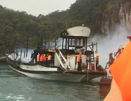 Du khách Anh chết trong tư thế treo cổ trên tàu du lịch ở Cát Bà - 1