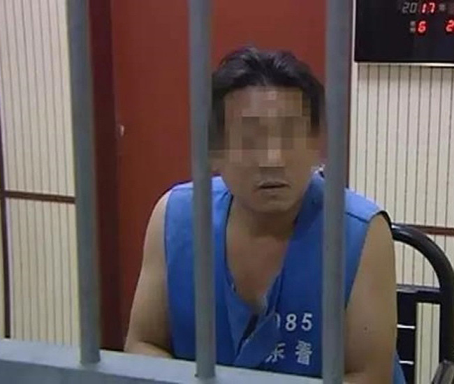 be trai 4 tuoi tu vong vi bi bo quen trong xe o to suot 9 gio dong ho - 3