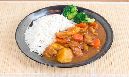 Vợ đảm tung chiêu níu chân chồng với món cơm cà ri gà kiểu Nhật