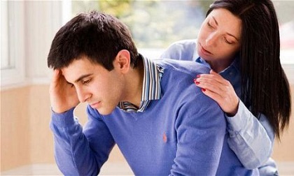 Vợ đòi ly hôn nếu tôi không về nhà cô ấy sống