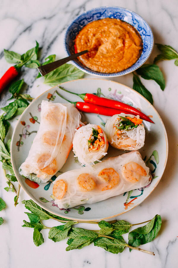 Bún tôm cuốn bánh tráng ngọt mát cho ngày hè oi ả - 1