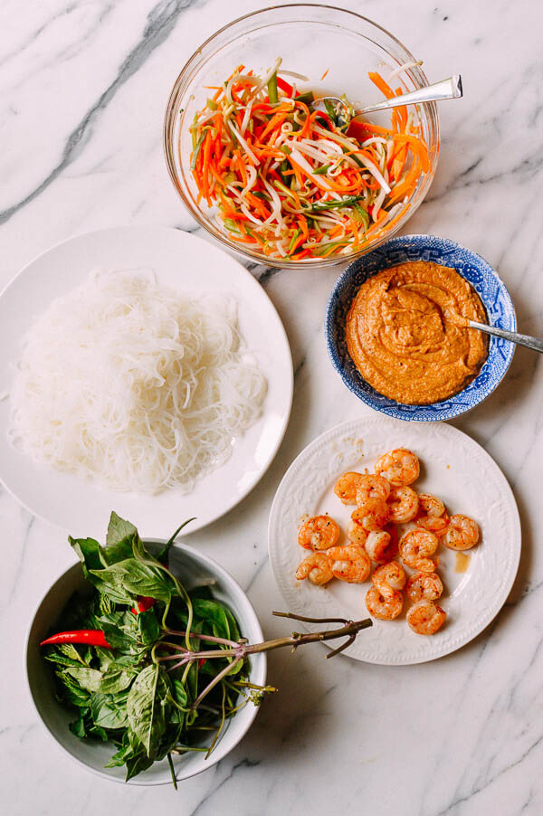 Bún tôm cuốn bánh tráng ngọt mát cho ngày hè oi ả - 2