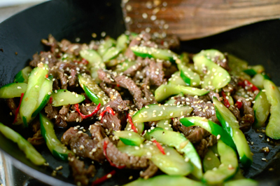cach lam dua chuot xao thit bo la mieng, hap dan hinh anh 4