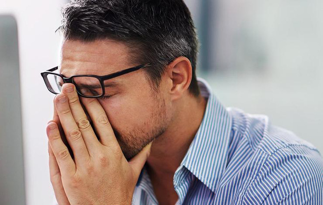 7 hành động   tồi tệ nhất bạn vẫn thường làm sẽ gây tổn hại không nhẹ tới đôi mắt - Ảnh 3.