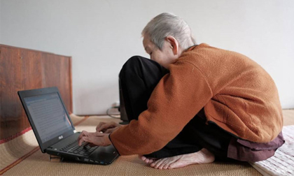 Bà cụ 'sành Internet nhất Việt Nam' lên báo nước ngoài