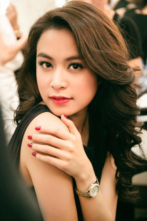 diem danh nhung my nhan viet so huu khuon mat tron tu nhien dung mot khong dao keo - 6