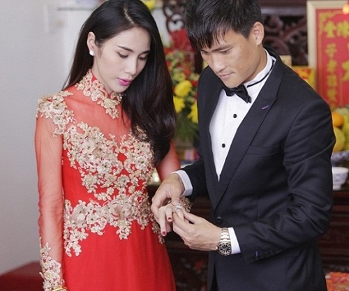 Công Vinh, Trường Giang ai tặng 