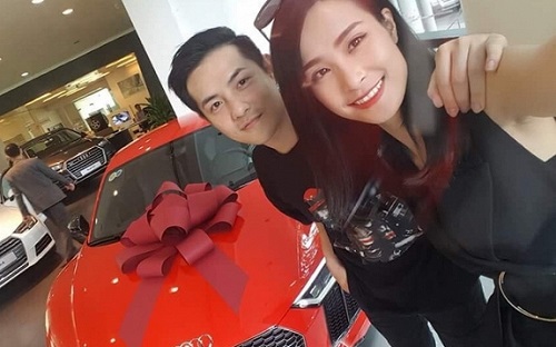 Công Vinh, Trường Giang ai tặng 