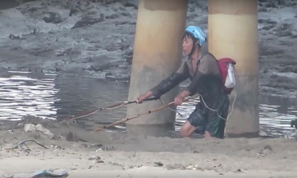 Đi chích cá, một thanh niên bị điện giật tử vong
