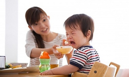 Biết trước 5 “bí kíp“ này để việc cho con ăn dặm lúc nào cũng nhàn tênh