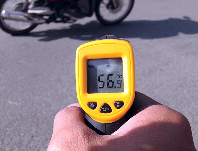 Sốc: Nhiệt độ mặt đường Hà Nội gần 60 độ C trong đợt nóng kỷ lục - 2