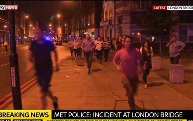 London hung chiu ba vu tan cong khung bo dong thoi trong dem