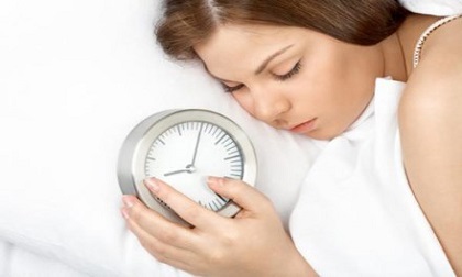 Ngủ ít hơn 6 giờ mỗi ngày tăng gấp đôi nguy cơ tử vong