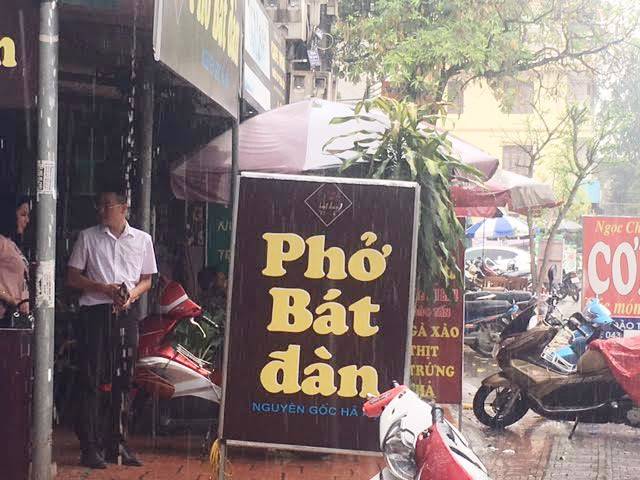 ha noi duoc giai nhiet bang con mua rao chieu nay hinh anh 5