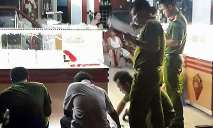 Đà Nẵng: Nhóm thanh niên táo tợn xông vào tiệm vàng, đập tủ kính, cướp vàng