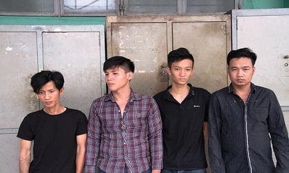 Băng cướp nghiện game bắn cá, ma túy đá đạp cô gái trẻ cướp SH