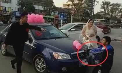 Đám cưới bỗng trở thành trò hề khi người yêu cũ của cô dâu chặn xe hoa đòi nối lại tình xưa