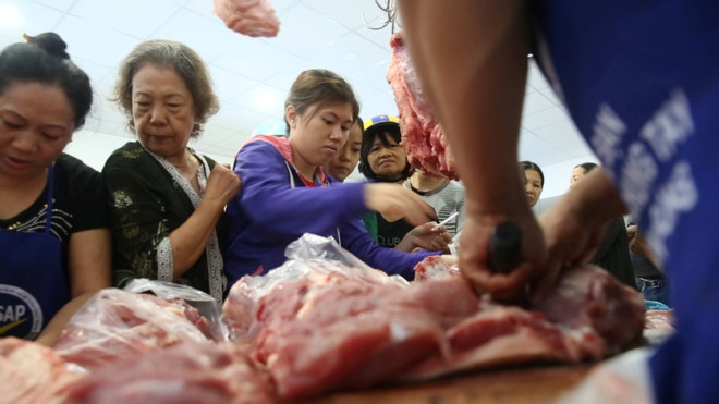 Thit heo 25.000 dong mot kg, cuoc dua ha gia cua doanh nghiep Sai Gon hinh anh 1