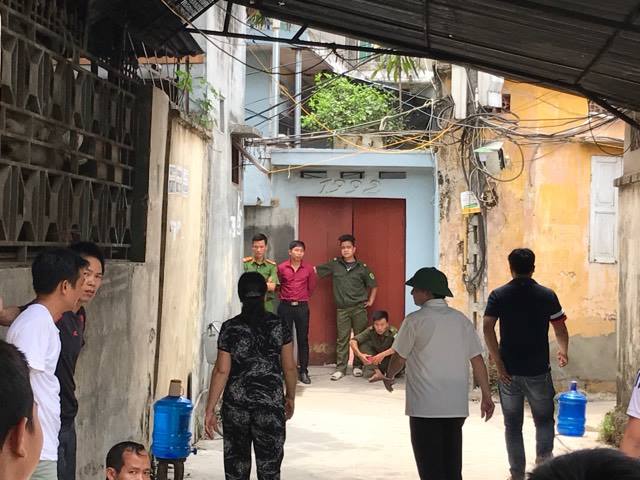 Vụ bé trai 35 ngày tuổi tử vong: Nghi bị sát hại vì có dòng chữ lạ trong nhà - Ảnh 4. Vụ bé trai 35 ngày tuổi tử vong: Nghi bị sát hại vì có dòng chữ lạ trong nhà - Ảnh 4.