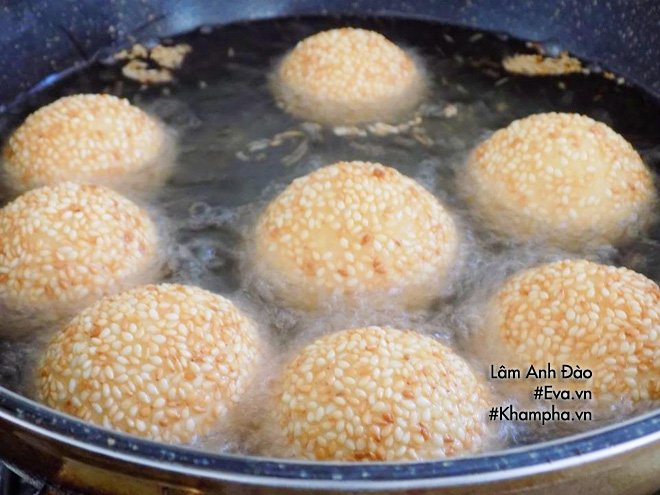 banh ran nhan sau rieng thom nuc mui, hang xom cung phai chay sang - 11