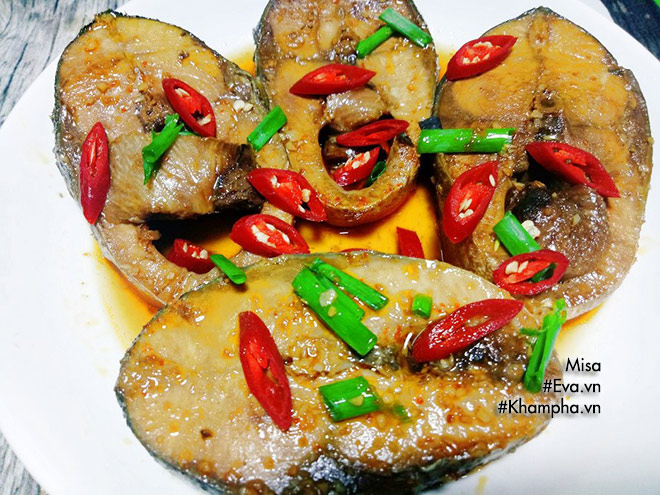 ca cam kho nuoc dua an mot mieng het veo ca bat com - 10