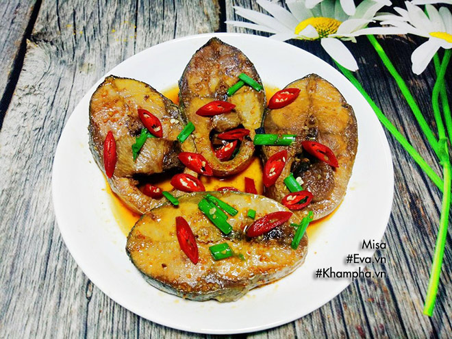 ca cam kho nuoc dua an mot mieng het veo ca bat com - 9