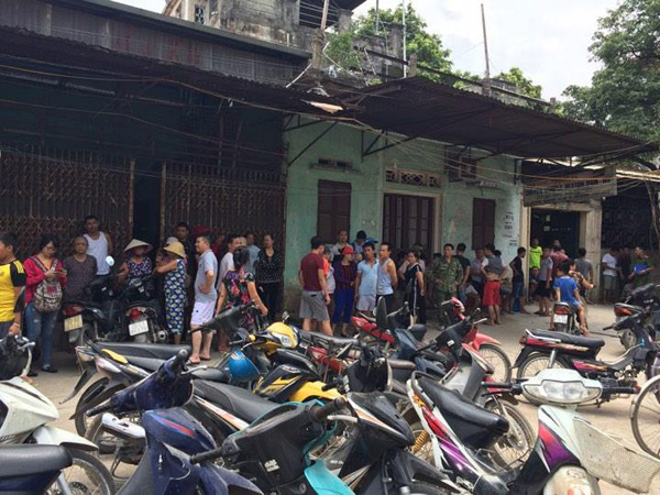 ha noi: bo me ngu day phat hien con 35 ngay tuoi chet trong chau tam, nghi bi sat hai - 2